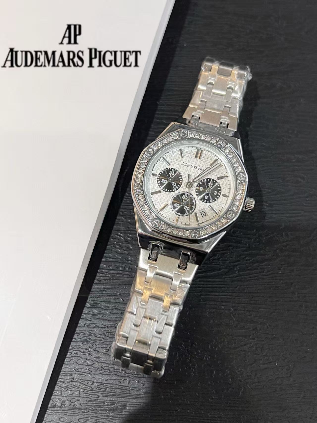 Audemarsp1gueダイヤモンドをあしらったスチールストラップのレディース腕時計【50％割引+送料無料】