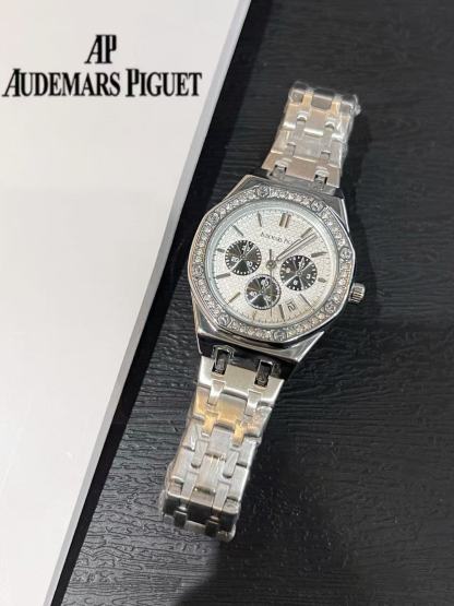 Audemarsp1gueダイヤモンドをあしらったスチールストラップのレディース腕時計【50％割引+送料無料】