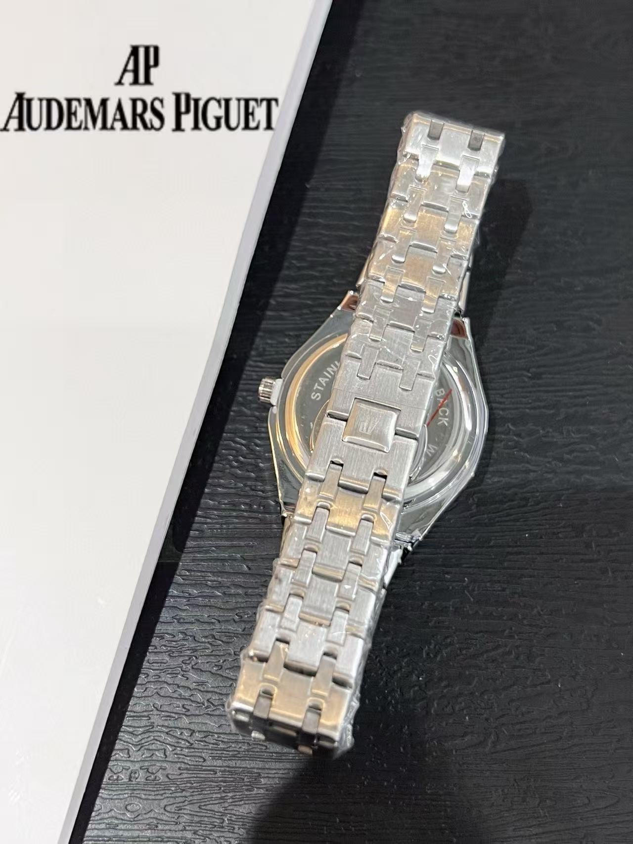 Audemarsp1gueダイヤモンドをあしらったスチールストラップのレディース腕時計【50％割引+送料無料】