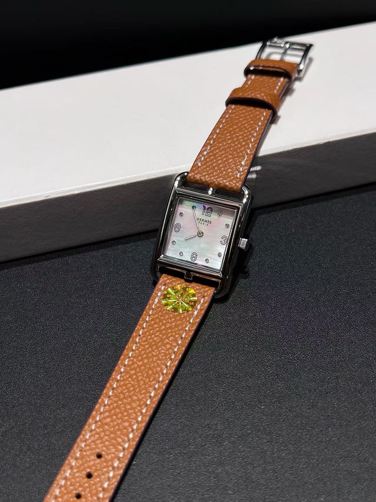 HERME5 ミニマリストレザーウォッチ【50％割引+送料無料】