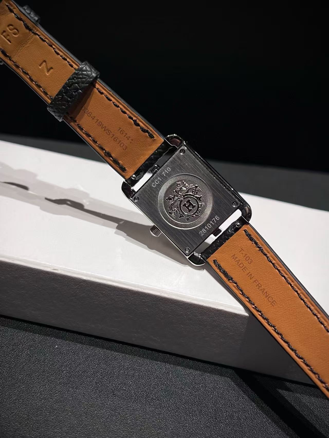 HERME5 ミニマリストレザーウォッチ【50％割引+送料無料】