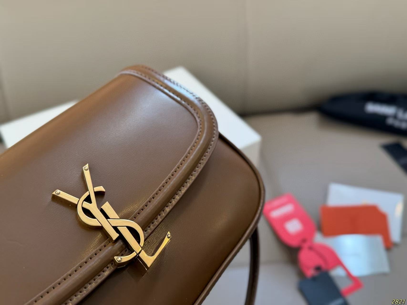 YSLレザーアンダーアームバッグ【50％割引+送料無料】