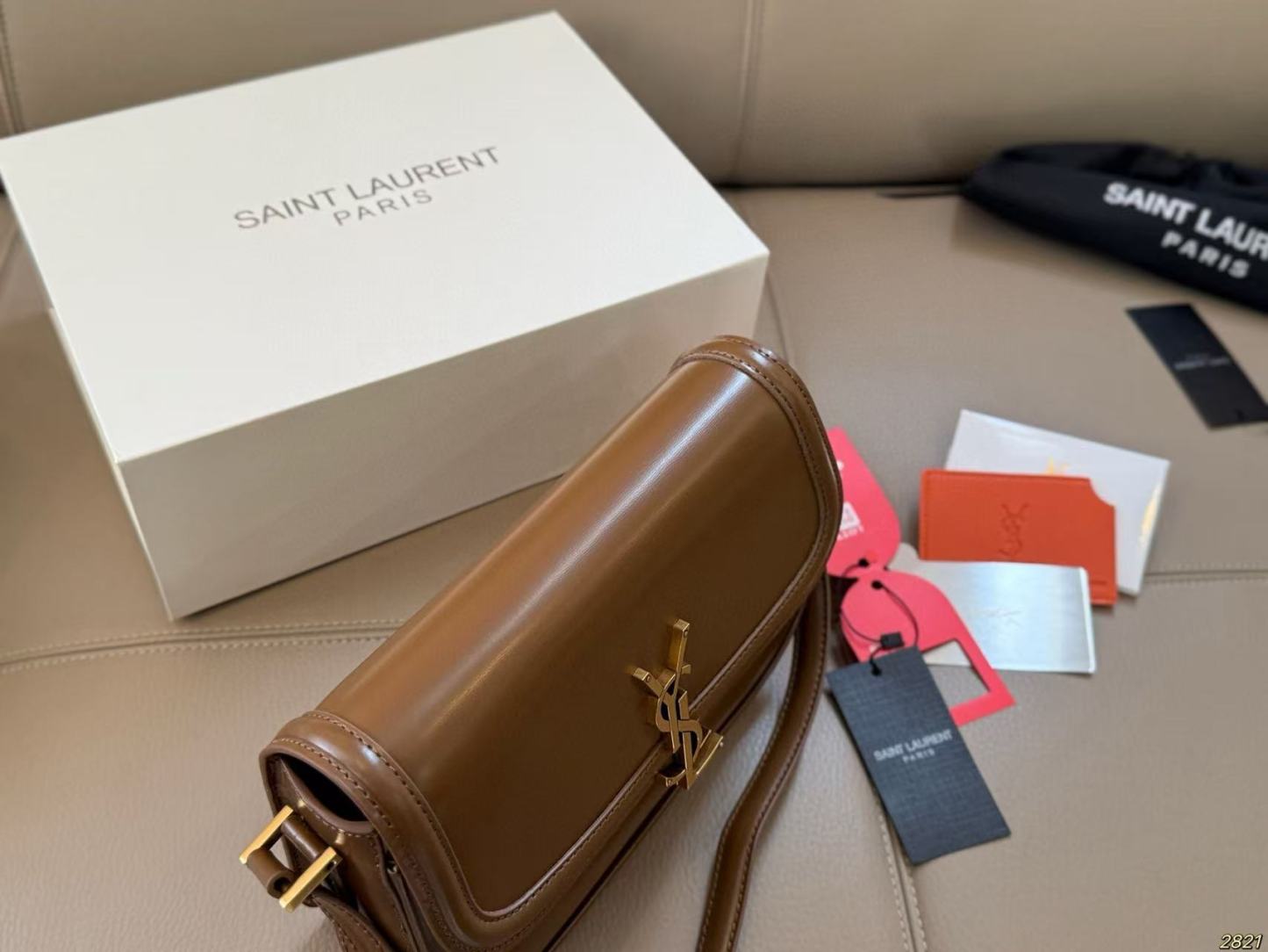 YSLレザーアンダーアームバッグ【50％割引+送料無料】