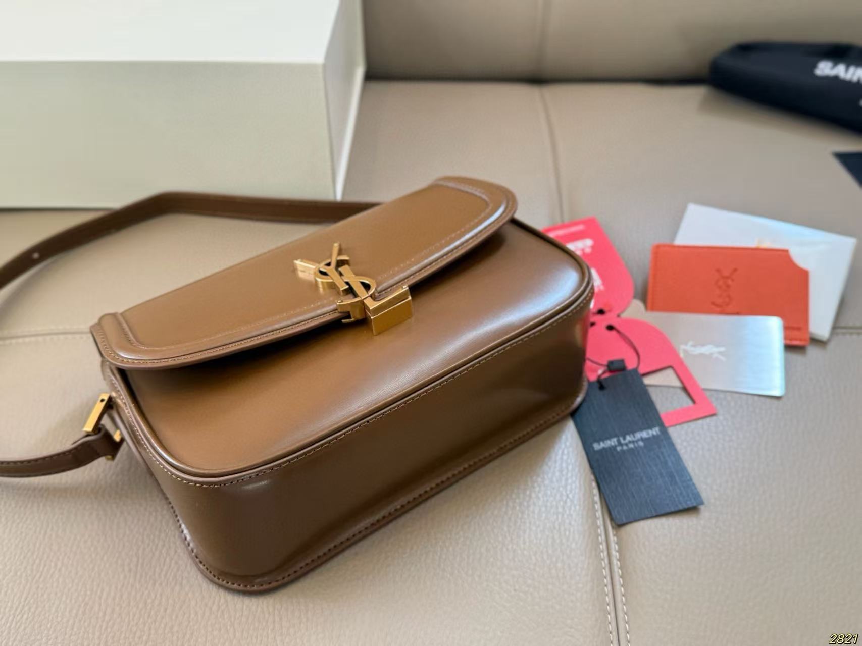 YSLレザーアンダーアームバッグ【50％割引+送料無料】