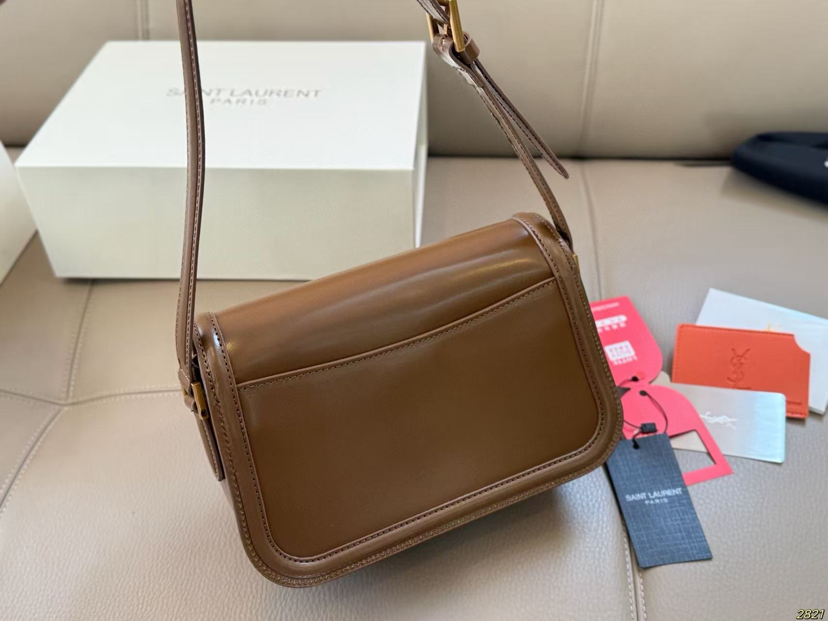 YSLレザーアンダーアームバッグ【50％割引+送料無料】