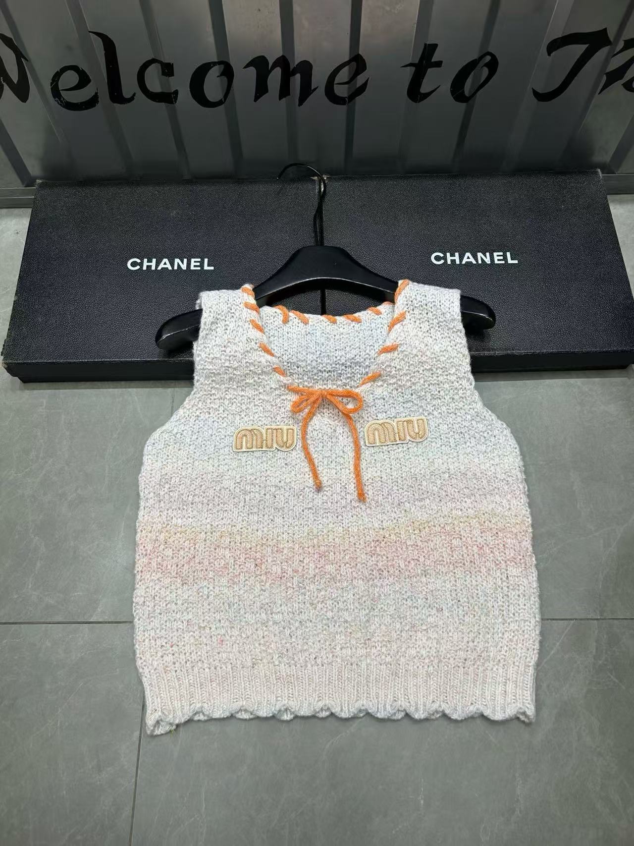 M1UM1U レースアップレターウールベスト【50％割引+送料無料】