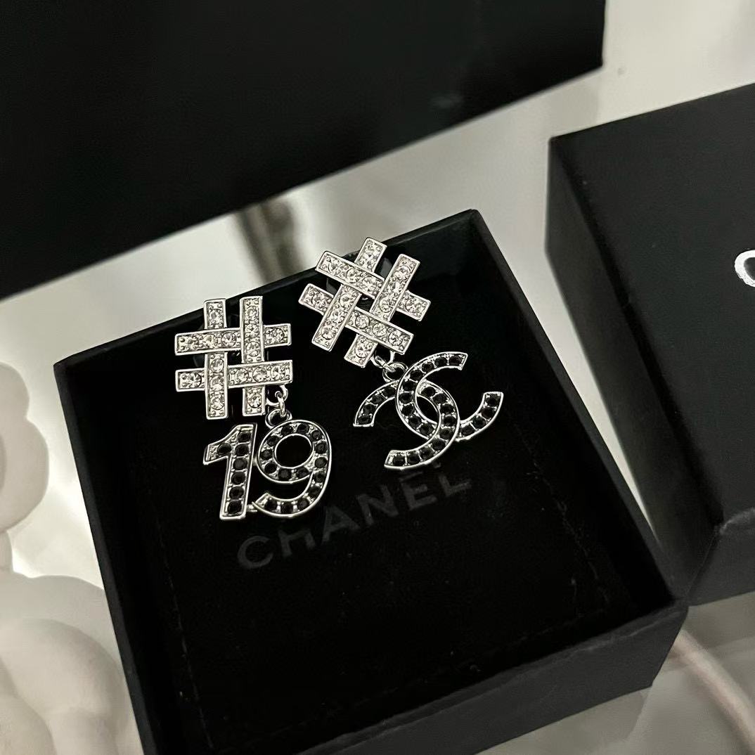 CHANE1 ダブルC ダイヤモンド スタッドピアス【50％割引+送料無料】