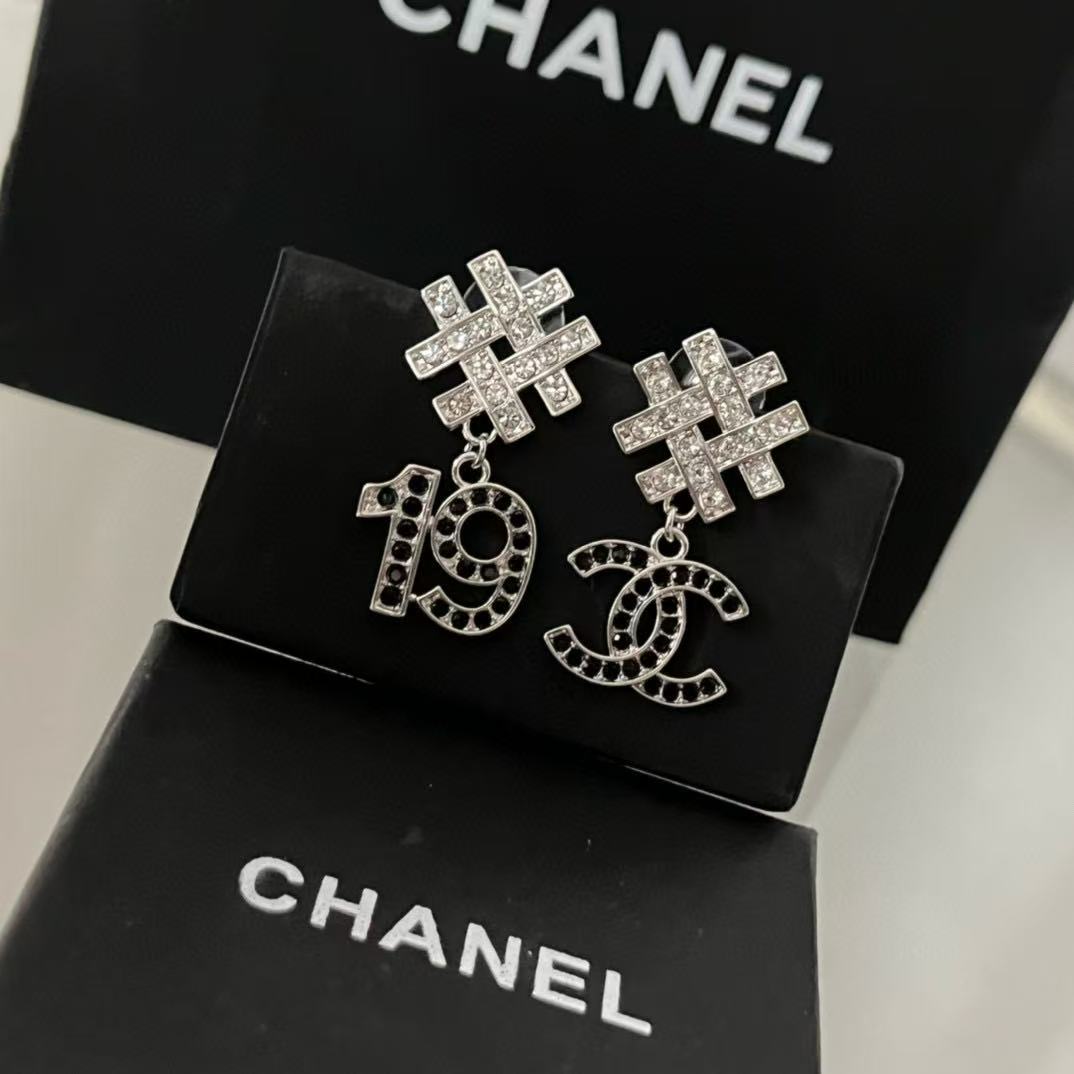 CHANE1 ダブルC ダイヤモンド スタッドピアス【50％割引+送料無料】