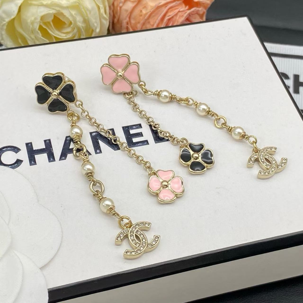 CHANE1 クローバー ダブルC イヤリング【50％割引+送料無料】