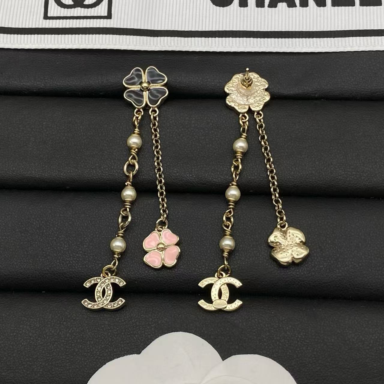 CHANE1 クローバー ダブルC イヤリング【50％割引+送料無料】