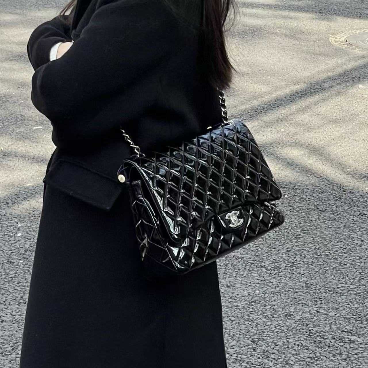 CHANE1 パテントレザーチェーンバッグ【50％割引+送料無料】