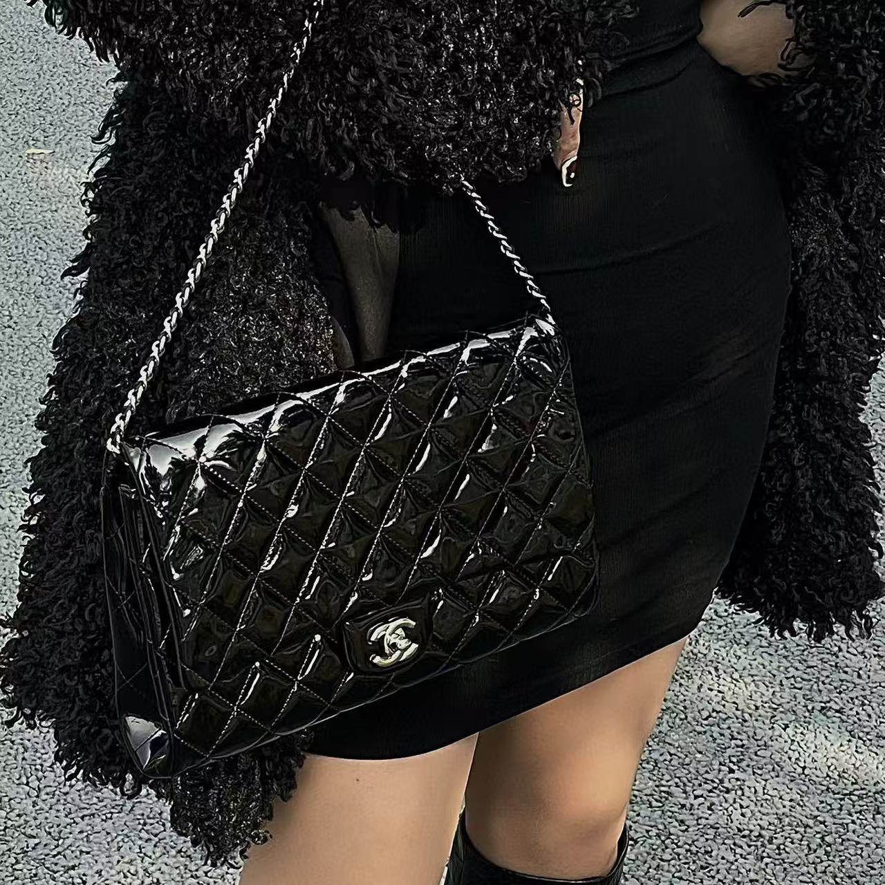 CHANE1 パテントレザーチェーンバッグ【50％割引+送料無料】