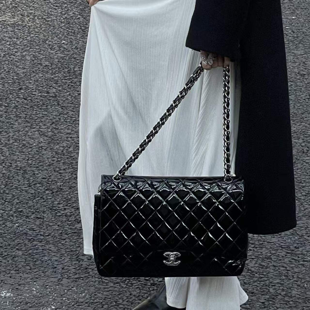CHANE1 パテントレザーチェーンバッグ【50％割引+送料無料】