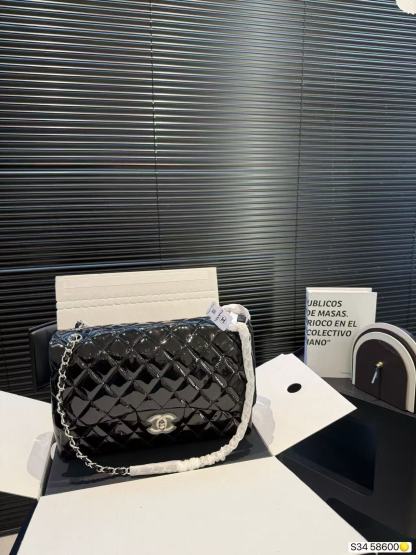 CHANE1 パテントレザーチェーンバッグ【50％割引+送料無料】