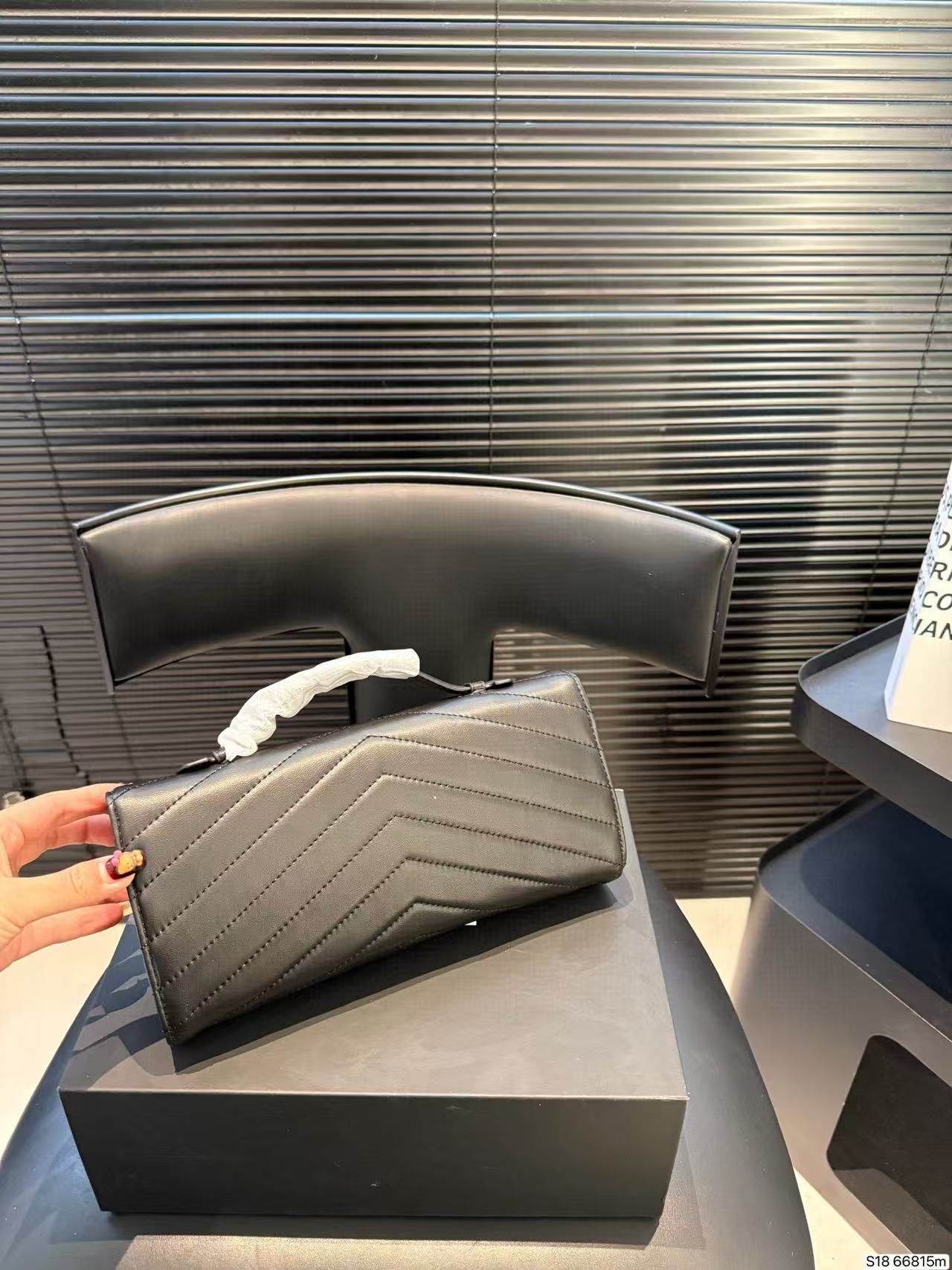 CHANE1 シンプルクラッチバッグ【50％割引+送料無料】