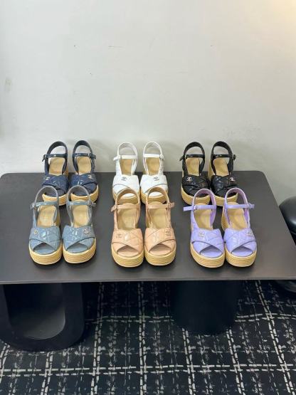 CHANE1 高品質ダブルCラムスキン厚底サンダル【50％割引+送料無料】