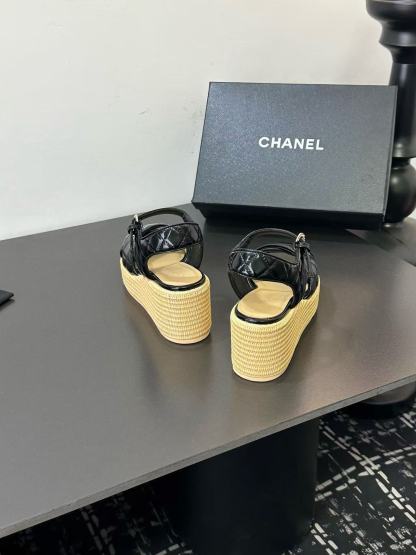 CHANE1 高品質ダブルCラムスキン厚底サンダル【50％割引+送料無料】