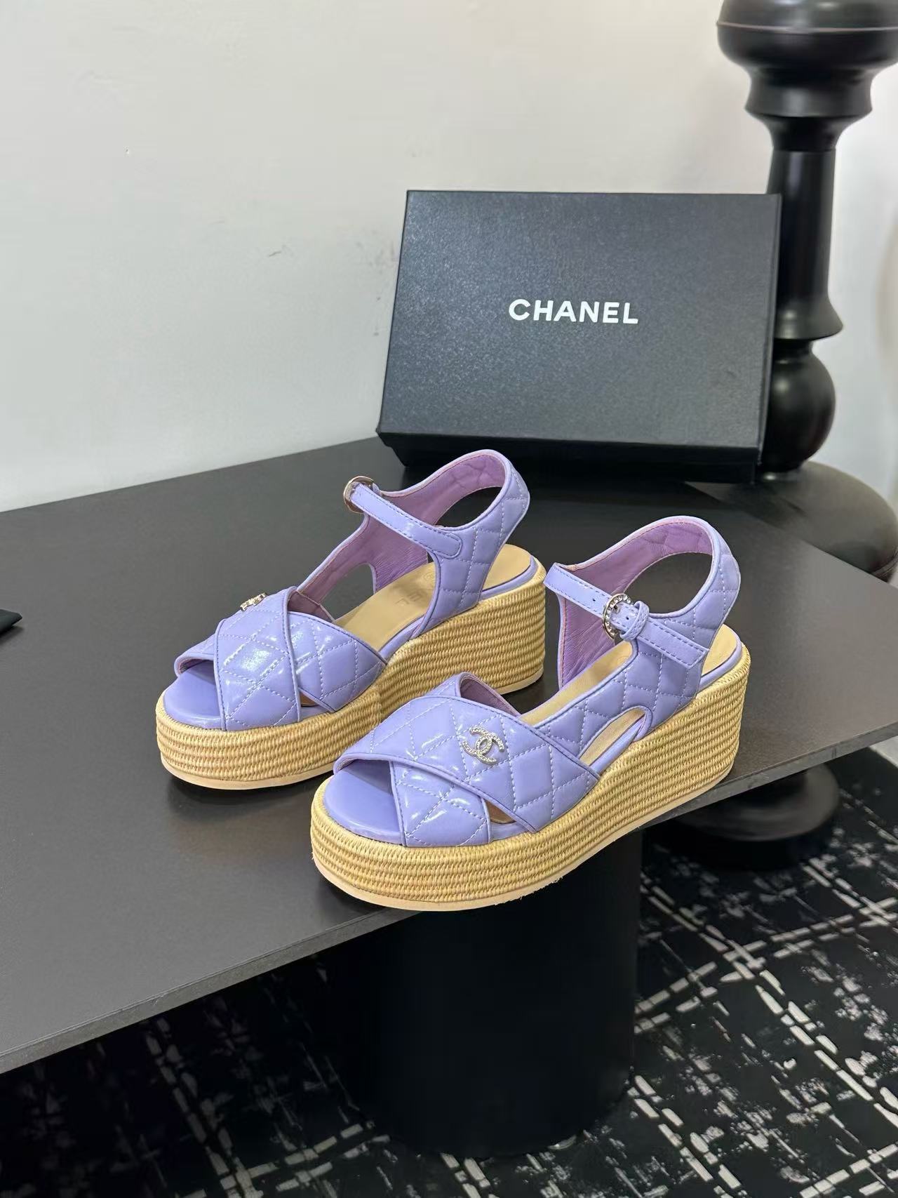 CHANE1 高品質ダブルCラムスキン厚底サンダル【50％割引+送料無料】