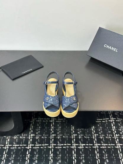 CHANE1 高品質ダブルCラムスキン厚底サンダル【50％割引+送料無料】