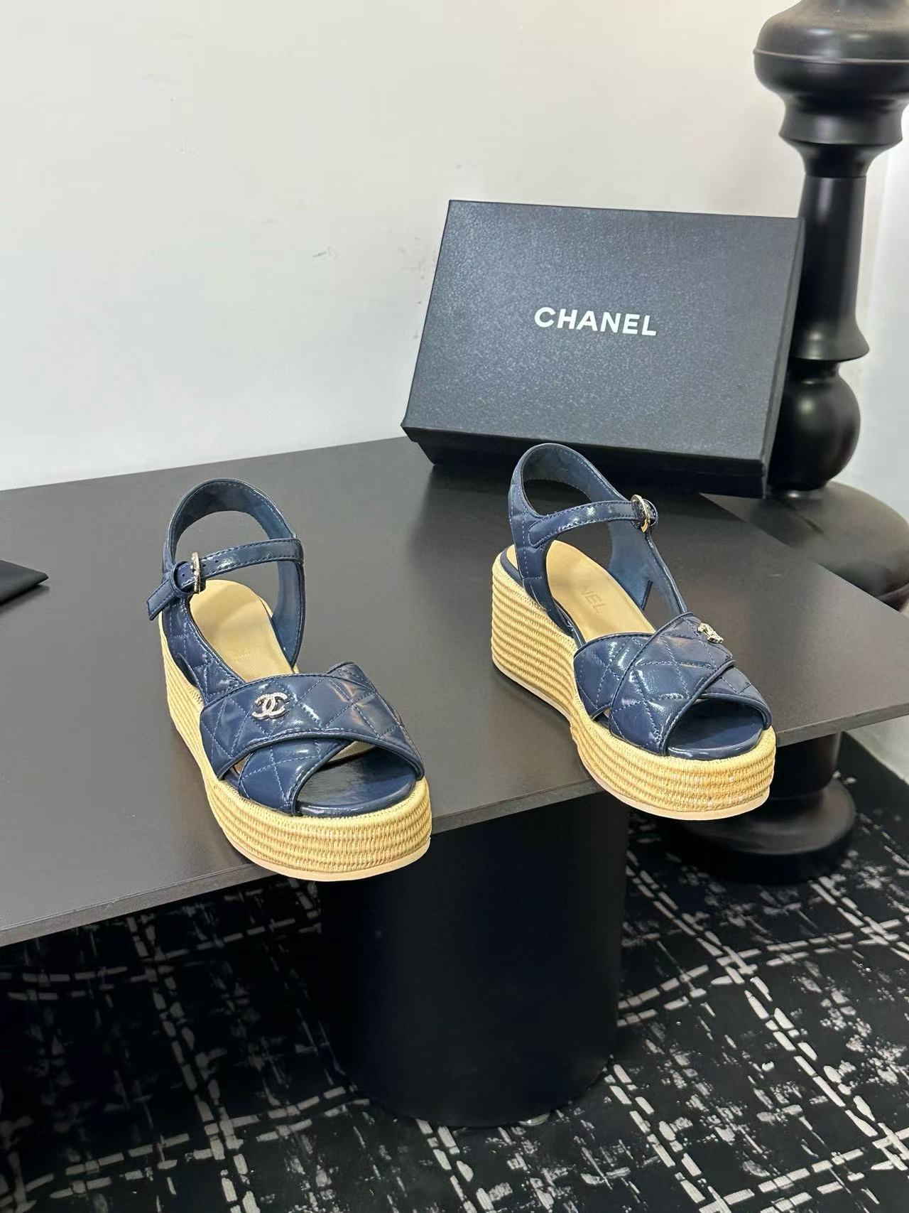 CHANE1 高品質ダブルCラムスキン厚底サンダル【50％割引+送料無料】