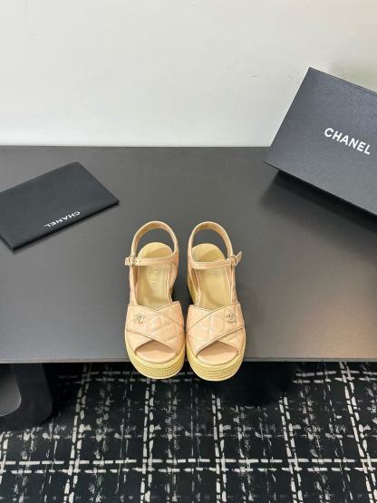 CHANE1 高品質ダブルCラムスキン厚底サンダル【50％割引+送料無料】