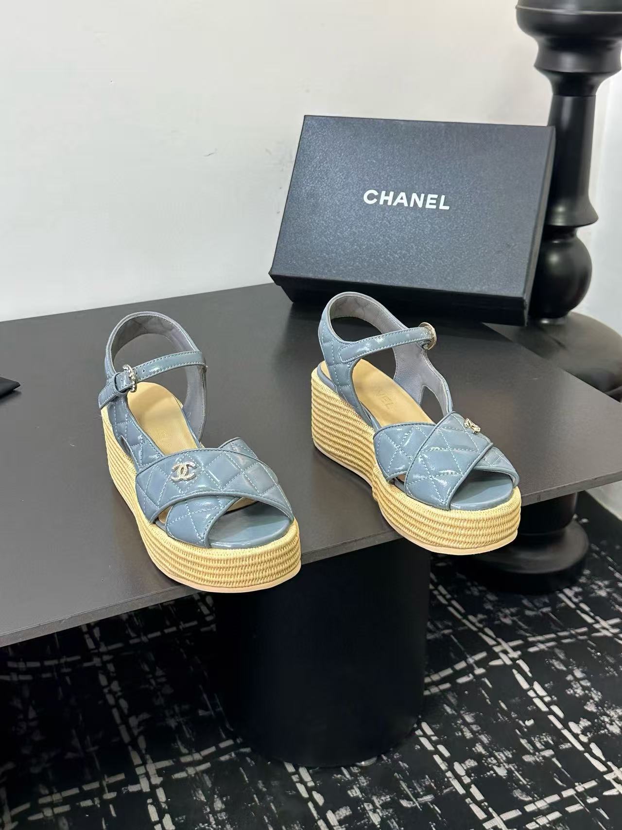 CHANE1 高品質ダブルCラムスキン厚底サンダル【50％割引+送料無料】