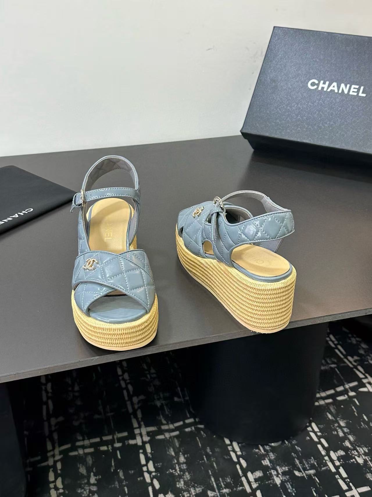 CHANE1 高品質ダブルCラムスキン厚底サンダル【50％割引+送料無料】