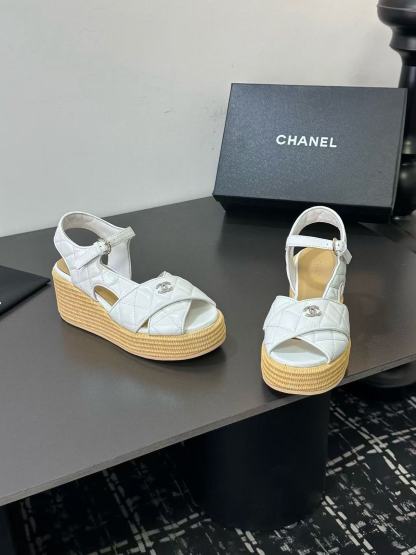 CHANE1 高品質ダブルCラムスキン厚底サンダル【50％割引+送料無料】