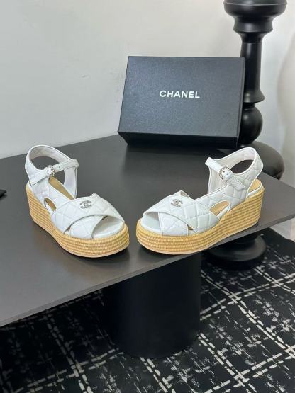 CHANE1 高品質ダブルCラムスキン厚底サンダル【50％割引+送料無料】