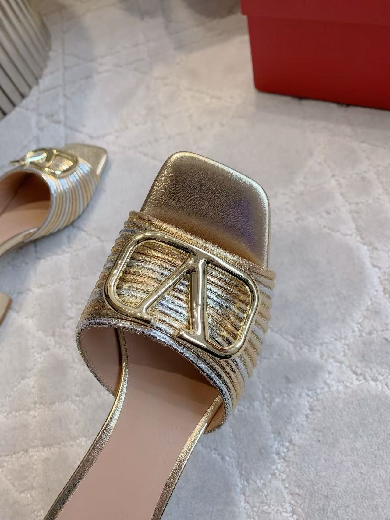 VALENT1NO高品質ローヒールシューズ【50％割引+送料無料】