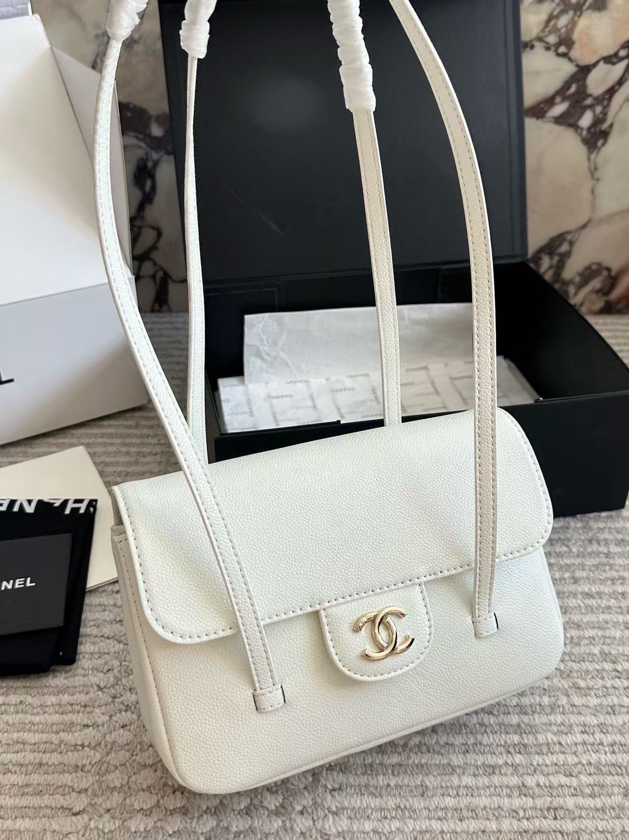 CHANE1 キャビアレザーショルダーバッグ【50％割引+送料無料】