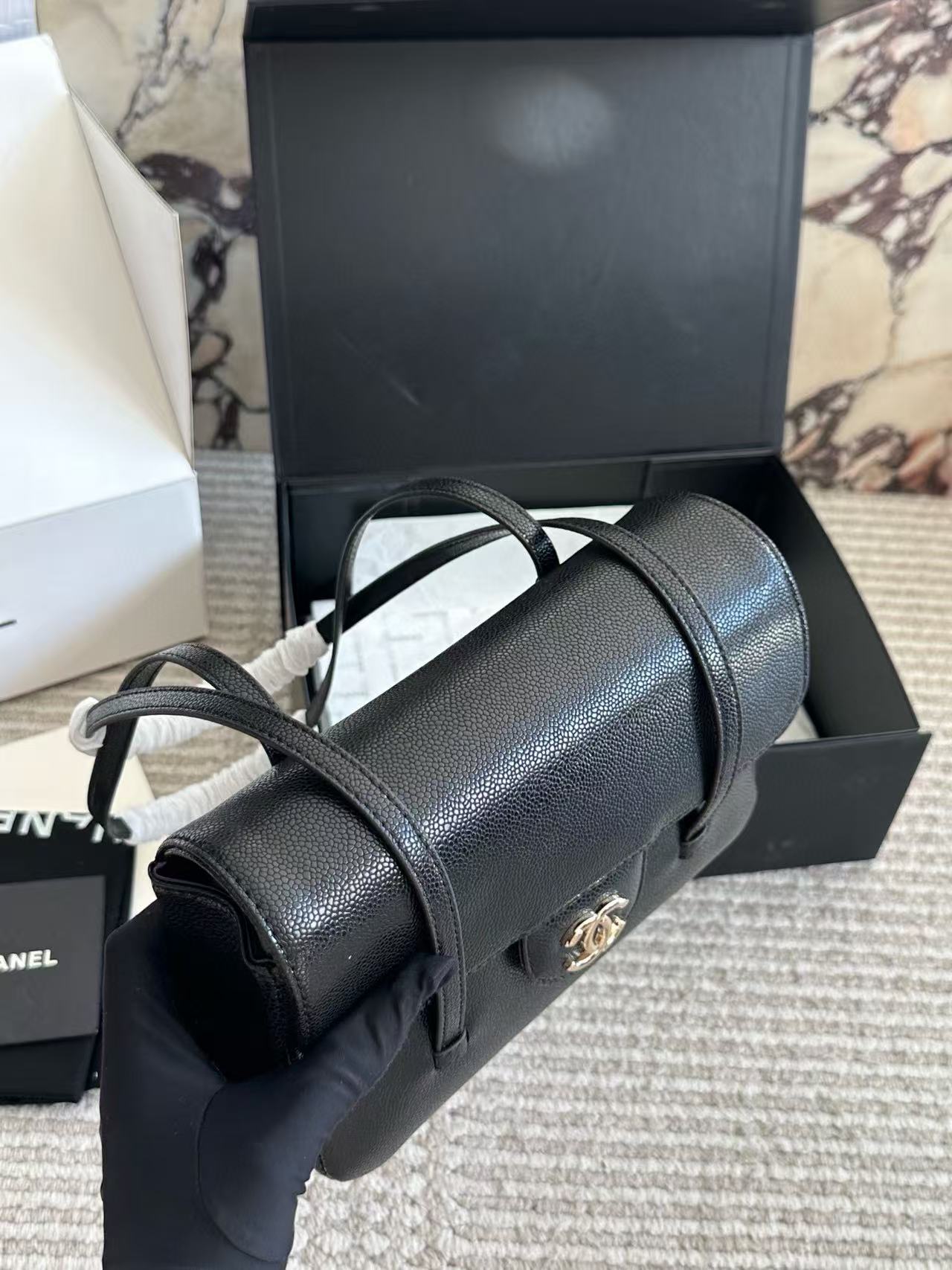 CHANE1 キャビアレザーショルダーバッグ【50％割引+送料無料】