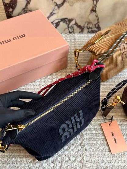 M1UM1U コーデュロイハンドバッグ【50％割引+送料無料】