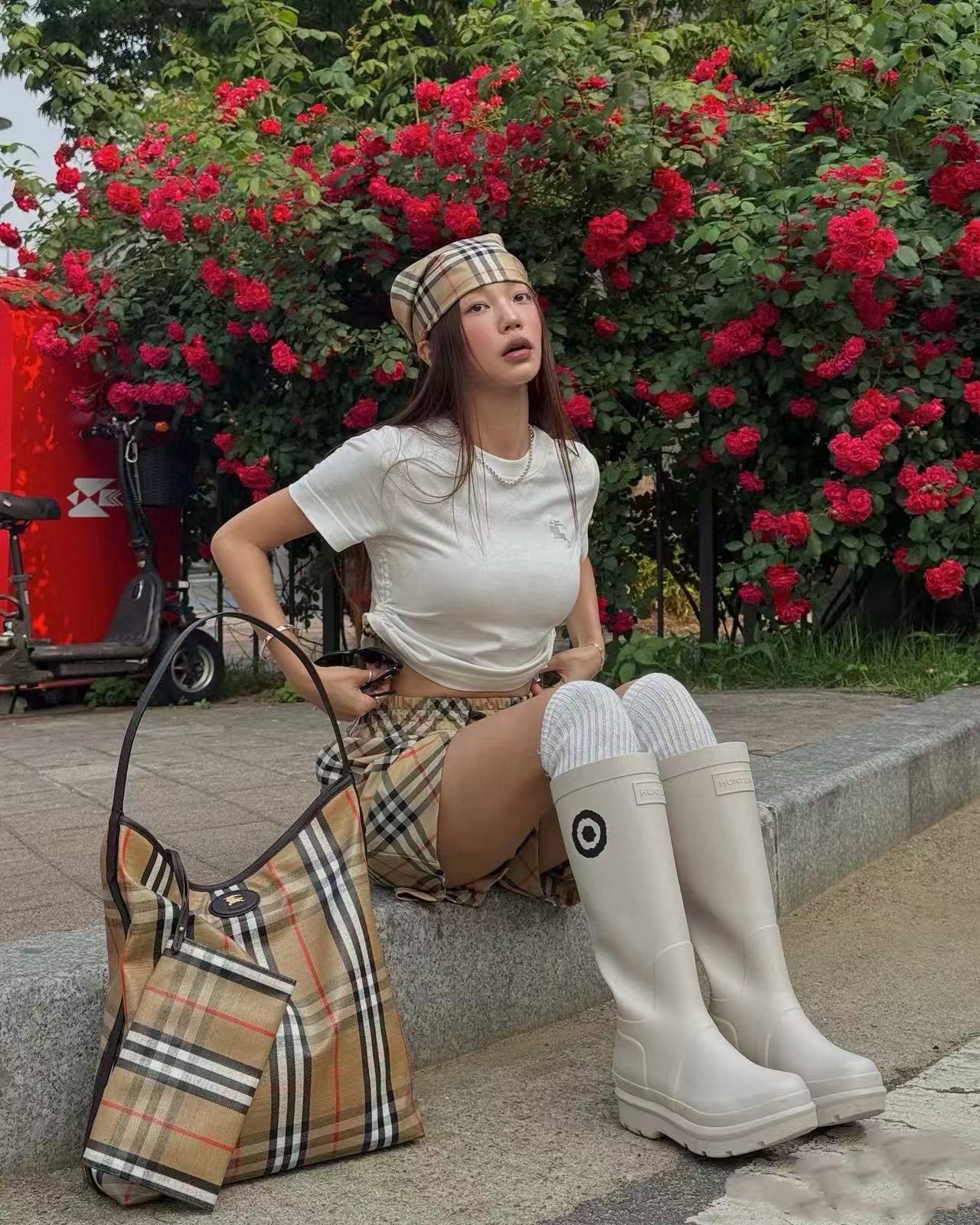 BUR8ERRY チェック柄ショッピングバッグ【50％割引+送料無料】