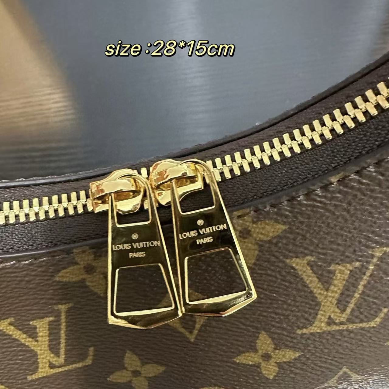 LVチェーンプリントのホーン型バッグ【50％割引+送料無料】