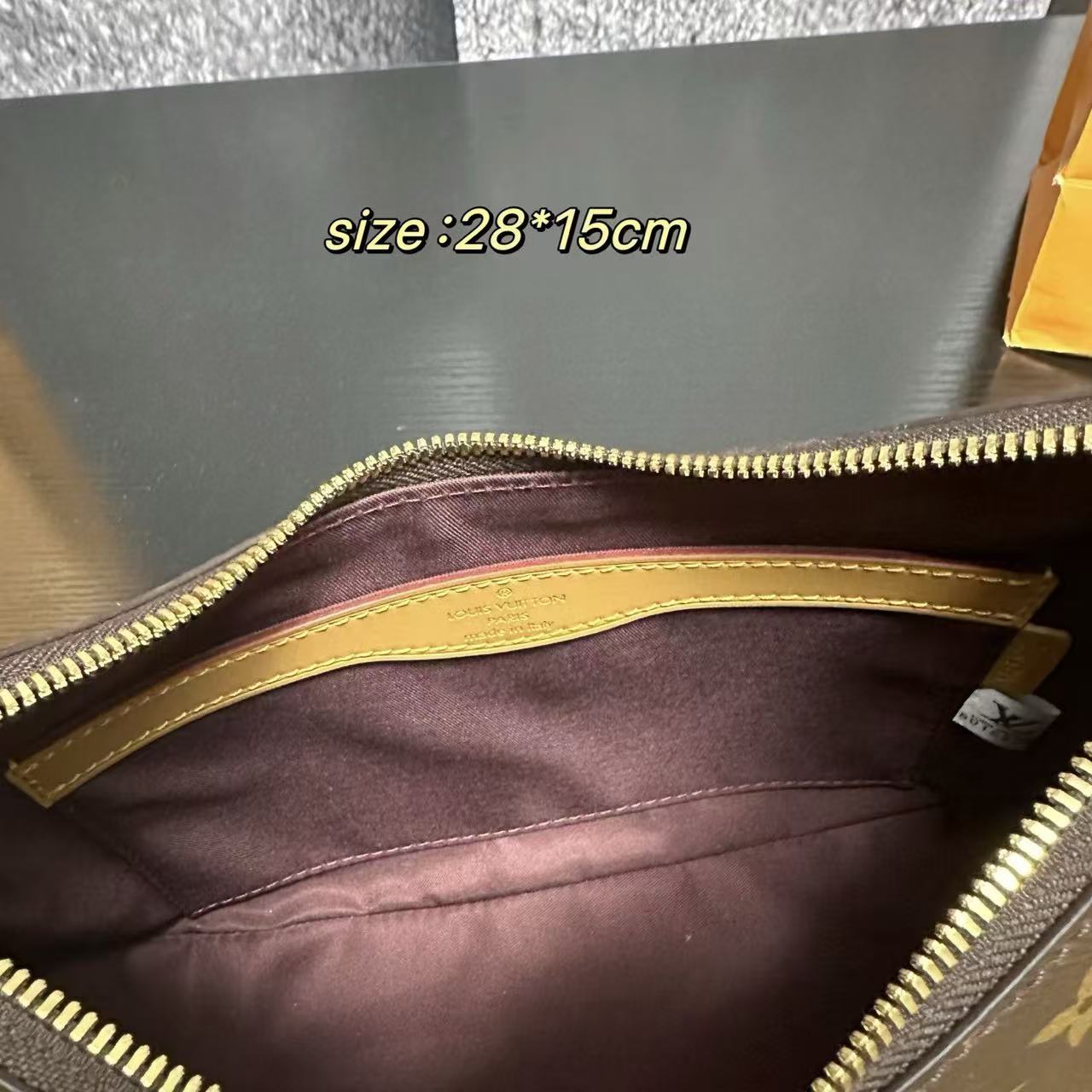 LVチェーンプリントのホーン型バッグ【50％割引+送料無料】