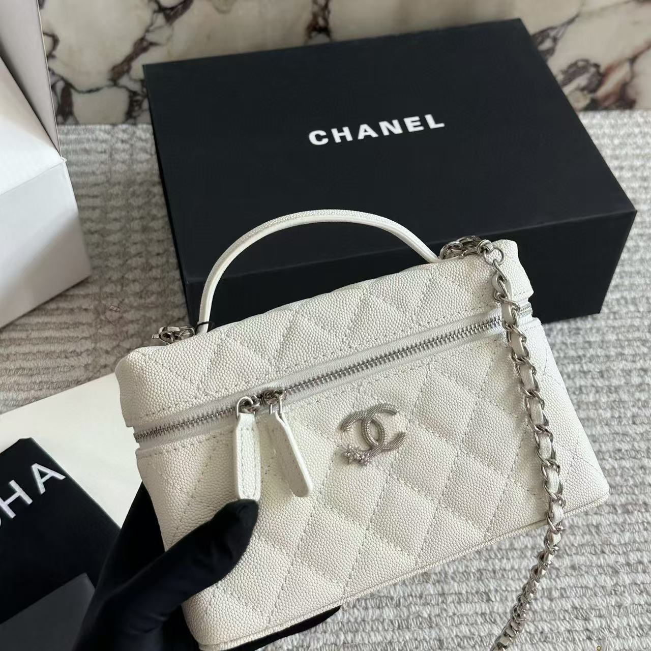 CHANE1 キャビアレザーチェーンバッグ【50％割引+送料無料】