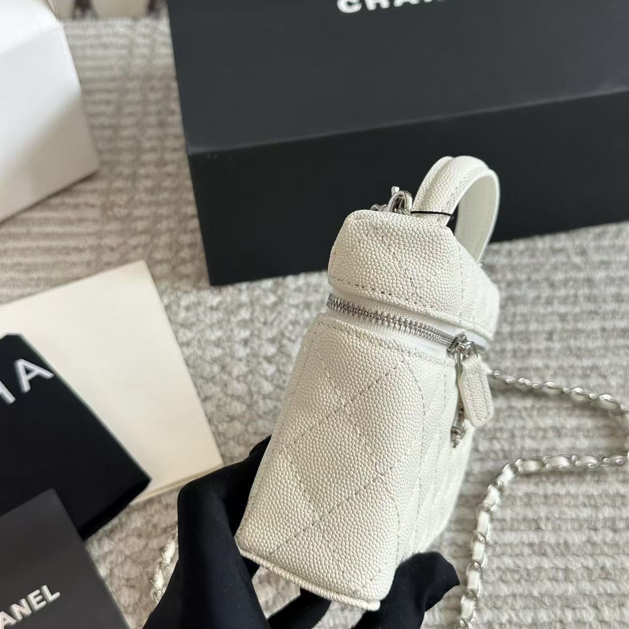 CHANE1 キャビアレザーチェーンバッグ【50％割引+送料無料】