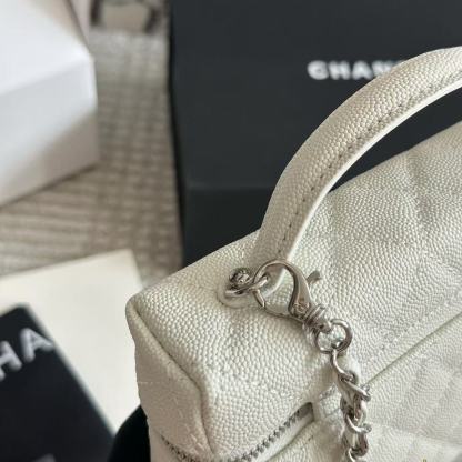 CHANE1 キャビアレザーチェーンバッグ【50％割引+送料無料】