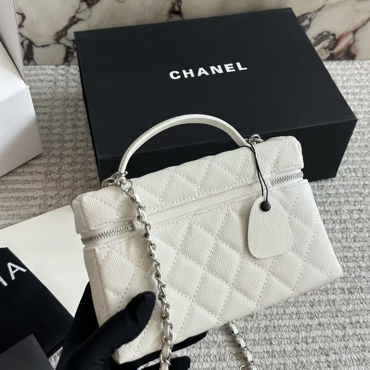 CHANE1 キャビアレザーチェーンバッグ【50％割引+送料無料】