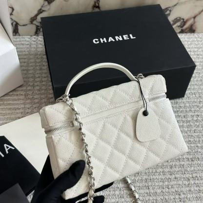 CHANE1 キャビアレザーチェーンバッグ【50％割引+送料無料】