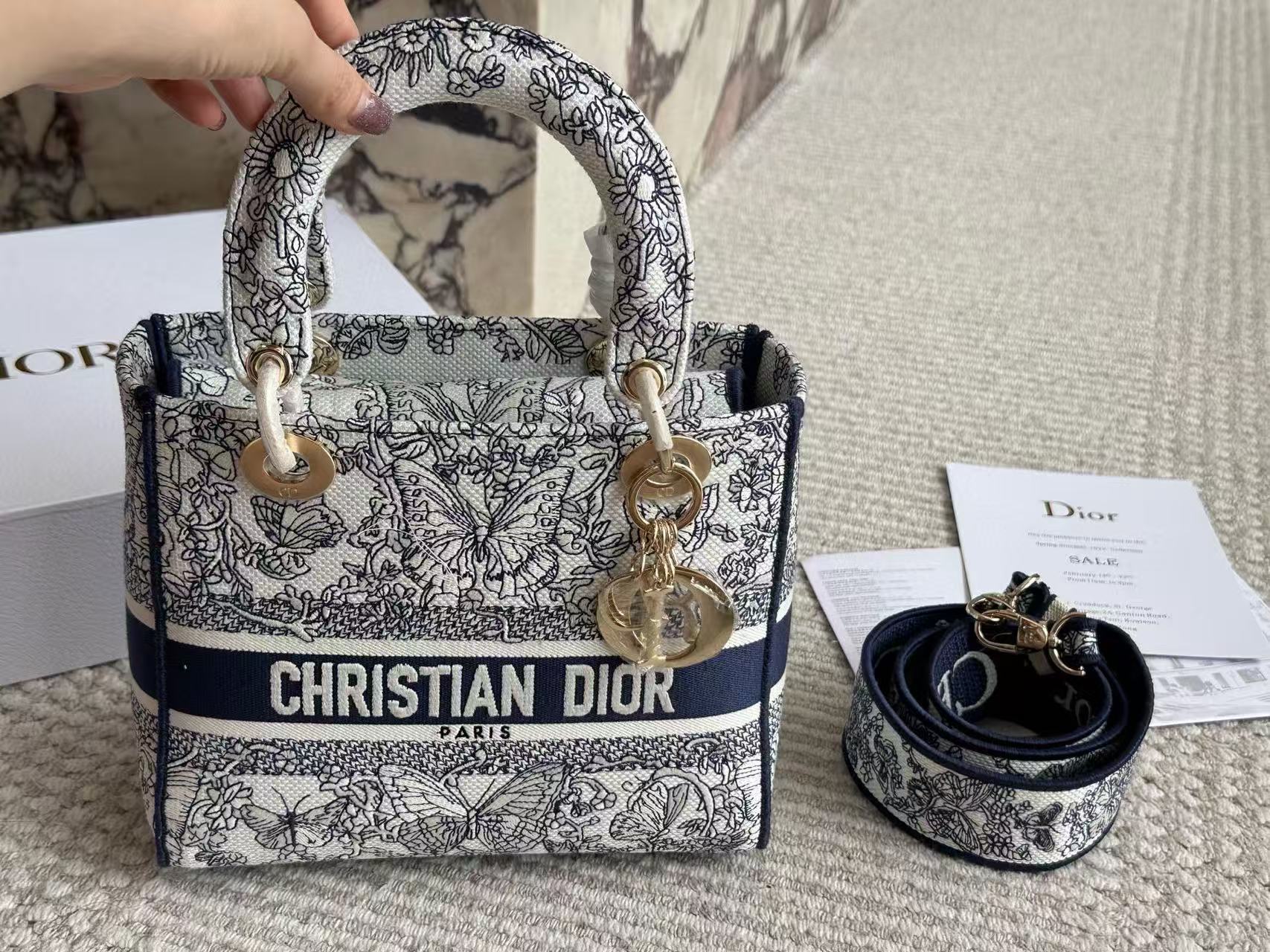 DI0R刺繍入り蝶のハンドバッグ【50％割引+送料無料】