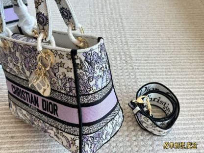 DI0R刺繍入り蝶のハンドバッグ【50％割引+送料無料】