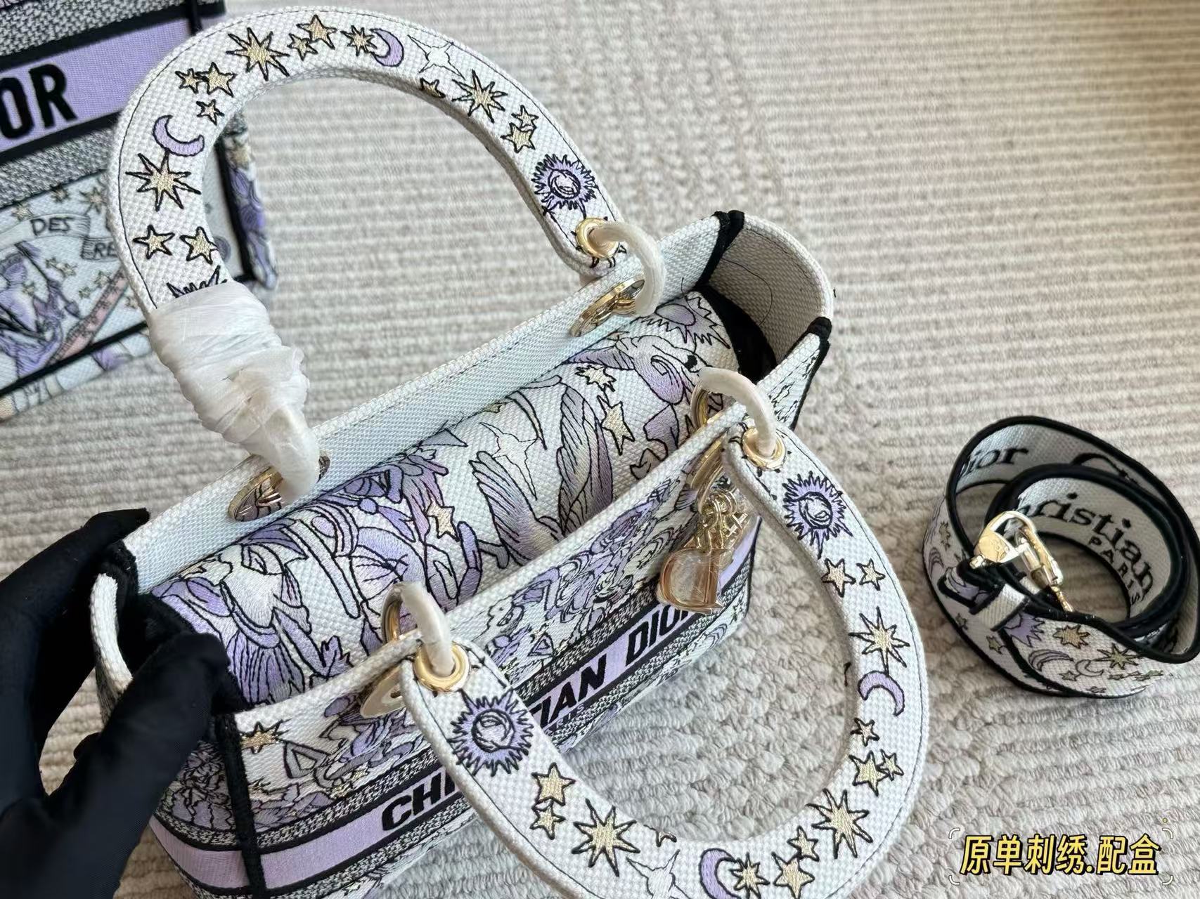 DI0R刺繍入り蝶のハンドバッグ【50％割引+送料無料】