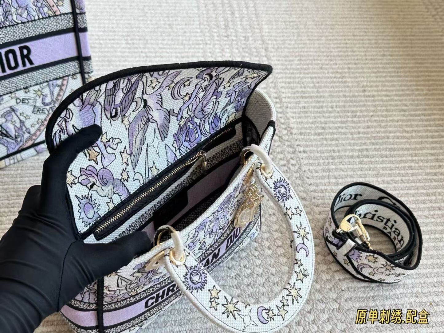 DI0R刺繍入り蝶のハンドバッグ【50％割引+送料無料】