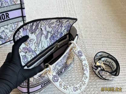 DI0R刺繍入り蝶のハンドバッグ【50％割引+送料無料】