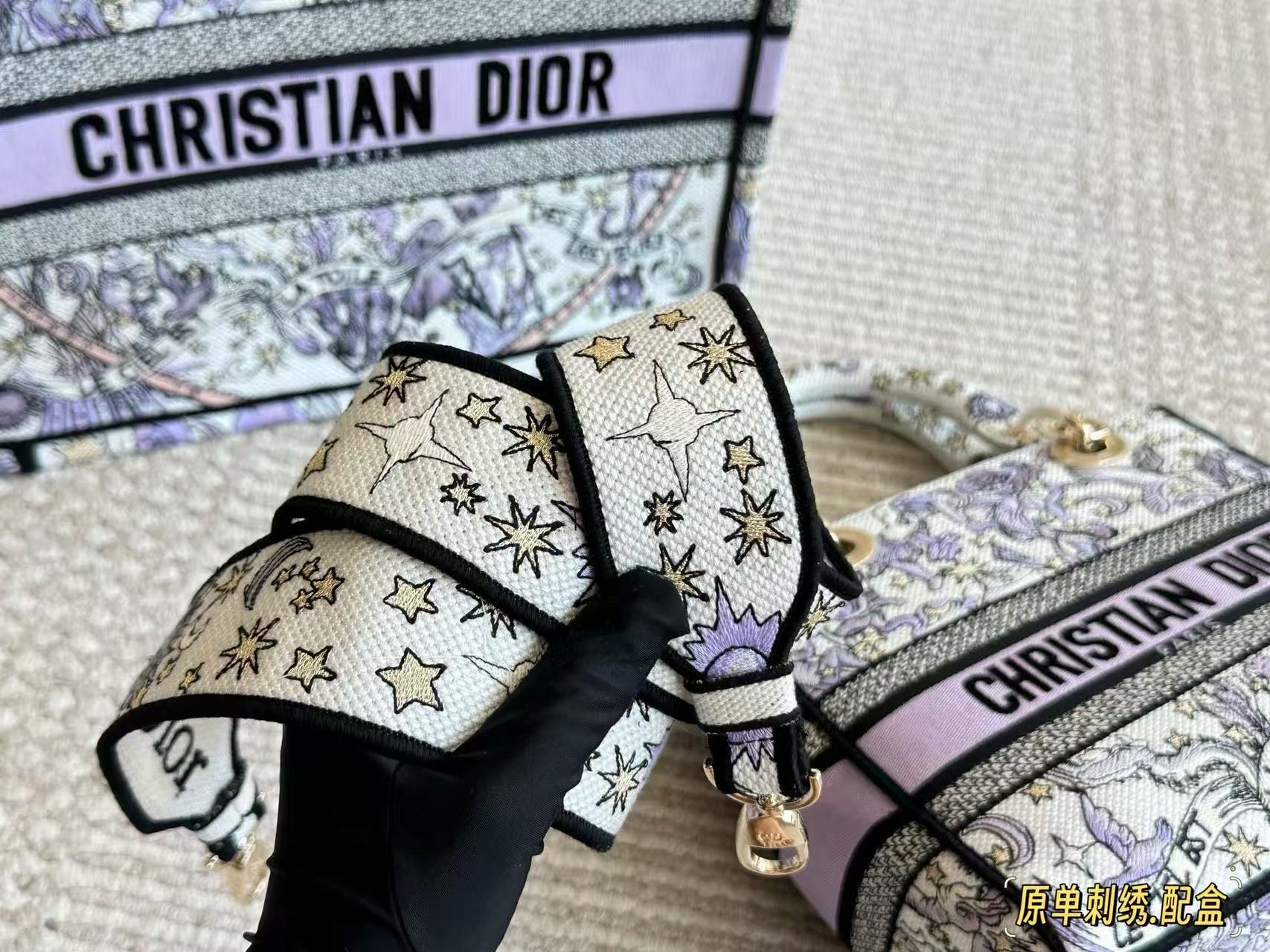 DI0R刺繍入り蝶のハンドバッグ【50％割引+送料無料】