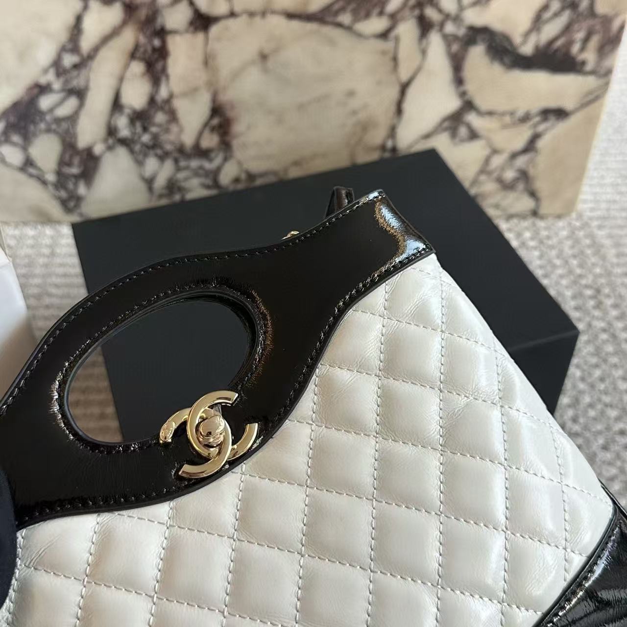 CHANE1 チェーンレザーハンドバッグ【50％割引+送料無料】