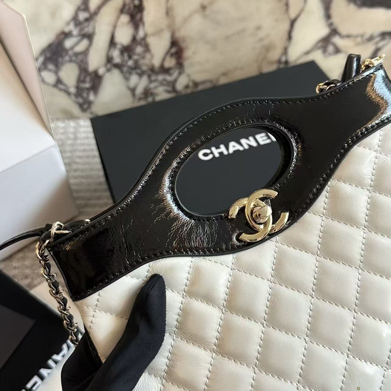 CHANE1 チェーンレザーハンドバッグ【50％割引+送料無料】