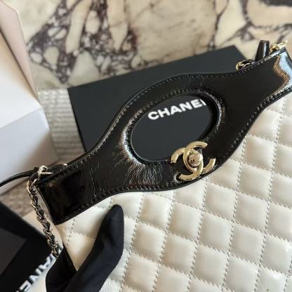 CHANE1 チェーンレザーハンドバッグ【50％割引+送料無料】